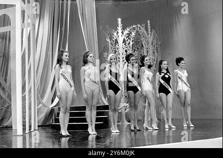 London: One of these seven girls was chosen her tonight as the most beautiful in the World. Which one? The second from right, Madeleine Hartog Bel of Peru, who was declared Miss World 1967. Miss Argentina was second, and Miss Guyana third. 16 November 1967 Stock Photo