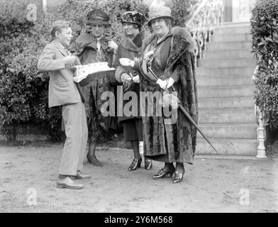 Mrs Cohen's Garden Party at St John's Woods in aid of Dr Barnardos Homes. 1920s Mrs S.B. Joel Stock Photo