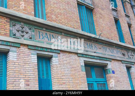 France, ile-de-France, Paris. The gymnasium and the bathhouses in rue Jean Jaures, 19th Stock Photo