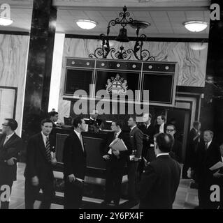 CITY LLOYDS UNDERWRITING ROOM LONDON  ;  9 JULY 1962 Stock Photo