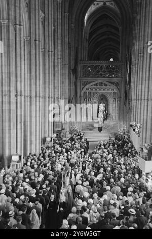 RELIGION ENTHRONEMENT ARCHBISHOP CANTERBURY DR ARTHUR MICHAEL RAMSEY   27 JUNE 1961 Stock Photo