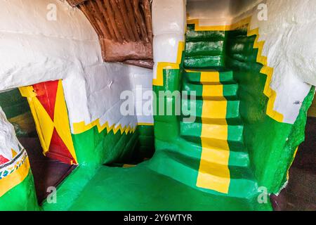 DHAHRAN AL JANUB, SAUDI ARABIA - NOVEMBER 25, 2021: Traditional adobe house in Dhahran al Janub, Saudi Arabia Stock Photo