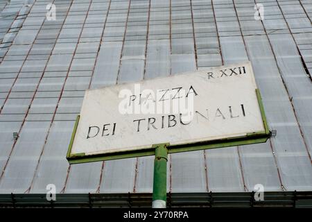 Roma, Italia. 27th Sep, 2024. Lavori di ristrutturazione delle facciate della Suprema Corte di Cassazione. Palazzo di Giustizia in Piazza Cavour a Roma, Venerdì 27 Settembre 2024 (foto Mauro Scrobogna /LaPresse) Renovation works on the facades of the Supreme Court of Cassation. Palace of Justice in Piazza Cavour in Rome, Friday September, 27 2024 (Photo by Mauro Scrobogna/LaPresse) Credit: LaPresse/Alamy Live News Stock Photo