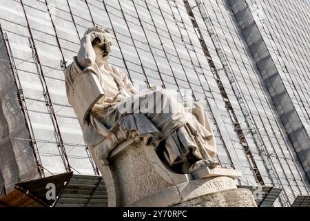 Roma, Italia. 27th Sep, 2024. Lavori di ristrutturazione delle facciate della Suprema Corte di Cassazione. Palazzo di Giustizia in Piazza Cavour a Roma, Venerdì 27 Settembre 2024 (foto Mauro Scrobogna /LaPresse) Renovation works on the facades of the Supreme Court of Cassation. Palace of Justice in Piazza Cavour in Rome, Friday September, 27 2024 (Photo by Mauro Scrobogna/LaPresse) Credit: LaPresse/Alamy Live News Stock Photo