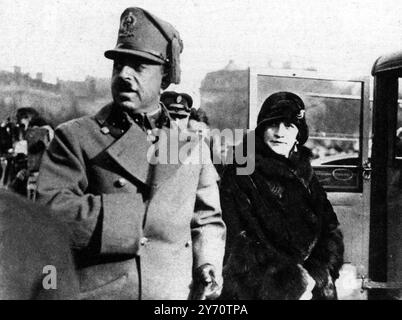 The King Amanullah and Queen Surayya of Afghanistan, whose impetuous introduction of western customs and costume to their country caused their downfall :  The Royal pair during their tour of Europe. 1928 Stock Photo