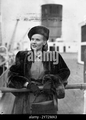 Miss Ann Todd, the British film star, arrived home from Hollywood in the 'Queen Elizabeth' docking at Southampton today. 28 March 1947 Stock Photo