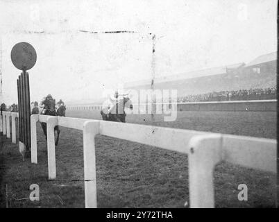 Harry Wragg wounds up his great career as a jockey at Manchester with a hat-trick of wins, including the Manchester on November Handicap. He won the Bettisfield Stakes on Tiffin's Bell, the Farewell Handicap on Aprolon and the November Handicap on Las Vegas.   Picture shows:  Harry Wragg - rides Las Vegas, to victory in the Manchester November Handicap - the last race of his riding career at Manchester.   16 November 1946 Stock Photo