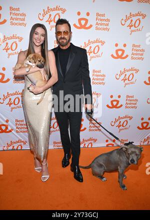 Nicole Brydon Bloom and Justin Theroux walking on the red carpet at the