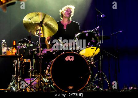 Milano, Italy. 26th Sep, 2024. Chris Cester of Jet performs live in concert at Alcatraz in Milano, Italy, on September 26, 2024 (Photo by Mairo Cinquetti/NurPhoto) Credit: NurPhoto SRL/Alamy Live News Stock Photo