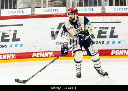 Thomas Larkin (Schwenningen Wild Wings, 37) Penny DEL: D?sseldorfer EG - Schwenningen Wild Wings; PSD Bank Dome, D?sseldorf; 27.09.2024 Stock Photo