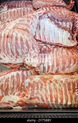 uncooked pork ribs in a tray Stock Photo - Alamy