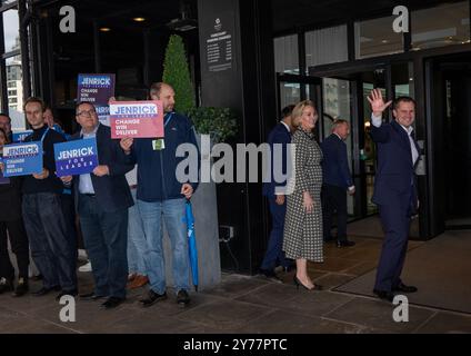 Birmingham, UK. 28th Sep, 2024. Robert Jenrick with wife Michal Berkner  arrives at the Hyatt Hotel Birmingham where the conservative leadership contenders are arriving today ahead of the Conservative Conference. Rishi Sunak arrived also, with his wife Akshata Murty,  for what will be his last conference as leader. Birmingham UK. Picture: garyroberts/worldwidefeatures.com Credit: GaryRobertsphotography/Alamy Live News Stock Photo