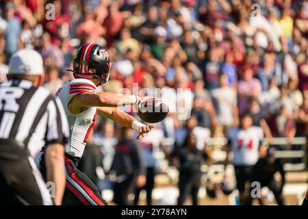 Boston, Massachusetts, USA. 28th Sep, 2024. QB Jaymar Mundy 10 of during NCAA game between Western Kentucky Hilltoppers and Boston College Eagles at Alumni Stadium in Boston MA (Credit Image: © James Patrick Cooper/ZUMA Press Wire) EDITORIAL USAGE ONLY! Not for Commercial USAGE! Stock Photo