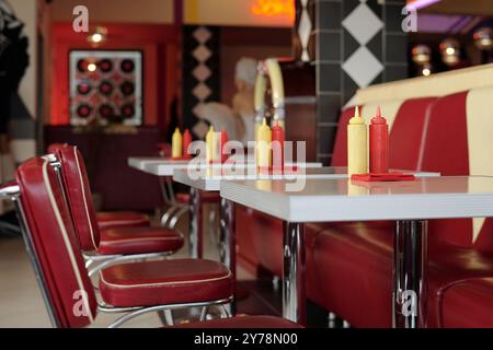 retro-style-diner-with-classic