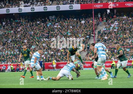 Mbombela, South Africa. 28th Sep, 2024. Springbok Eben Etsebeth evades a tackle from Joel Sclavi during the Castle Lager Rugby Championship 2024 match in Mbombela Stadium Credit: AfriPics.com/Alamy Live News Stock Photo