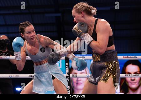 Sheffield, UK. 29th Sep, 2024. Canon Medical Arena, Sheffield, South Yorkshire, 28th September 2024. WBO Lightweight World Title Rhiannon Dixon v Terri Harper Credit: Touchlinepics/Alamy Live News Stock Photo