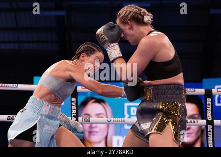 Sheffield, UK. 29th Sep, 2024. Canon Medical Arena, Sheffield, South Yorkshire, 28th September 2024. WBO Lightweight World Title Rhiannon Dixon v Terri Harper Credit: Touchlinepics/Alamy Live News Stock Photo