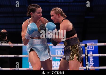 Sheffield, UK. 29th Sep, 2024. Canon Medical Arena, Sheffield, South Yorkshire, 28th September 2024. WBO Lightweight World Title Rhiannon Dixon v Terri Harper Credit: Touchlinepics/Alamy Live News Stock Photo