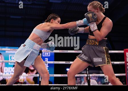 Sheffield, UK. 29th Sep, 2024. Canon Medical Arena, Sheffield, South Yorkshire, 28th September 2024. WBO Lightweight World Title Rhiannon Dixon v Terri Harper Credit: Touchlinepics/Alamy Live News Stock Photo