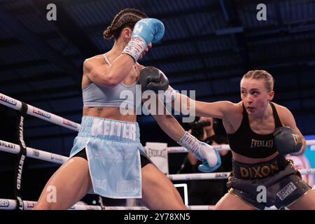 Sheffield, UK. 29th Sep, 2024. Canon Medical Arena, Sheffield, South Yorkshire, 28th September 2024. WBO Lightweight World Title Rhiannon Dixon v Terri Harper Credit: Touchlinepics/Alamy Live News Stock Photo