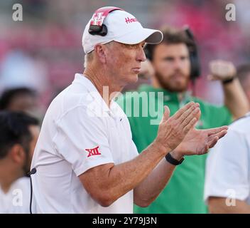 Houston, Texas, USA. 28th Sep, 2024. Houston head coach Willie Fritz during an NCAA football game between the Iowa State Cyclones and the Houston Cougars on September 28, 2024 in Houston. Iowa State won, 20-0. (Credit Image: © Scott Coleman/ZUMA Press Wire) EDITORIAL USAGE ONLY! Not for Commercial USAGE! Stock Photo