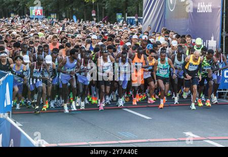 Berlin, Germany. 29th Sep, 2024. Athletics, marathon: The runners start the race. Credit: Andreas Gora/dpa/Alamy Live News Stock Photo