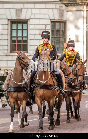 Kings Troop Royal Horse Artillery, Horse Guards Road, London, England, UK Stock Photo