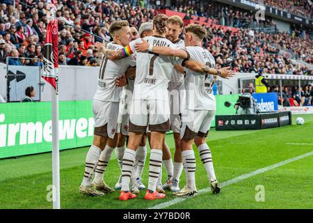 TOR zum 11 Elias Saad FC St. Pauli (26) Torjubel Danel Sinani FC St. Pauli (10) Jackson Irvine