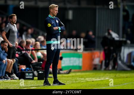 Doetinchem, Netherlands. 29th Sep, 2024. DOETINCHEM, NETHERLANDS - SEPTEMBER 29: Fourth Official Joshua Kuipers during the Dutch Keuken Kampioen Divisie match between De Graafschap and Vitesse at Stadion De Vijverberg on September 29, 2024 in Doetinchem, Netherlands. (Photo by Rene Nijhuis/Orange Pictures) Credit: Orange Pics BV/Alamy Live News Stock Photo