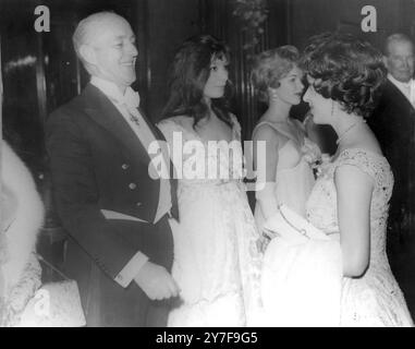 Princess Margaret meets the stars of 'The Horse's Mouth' at The Empire Theatre in Leicester Square, London. L-R Alec Guinness, French singer and actress Juliette Greco and Peggy Cummins. 3rd February 1959 Stock Photo