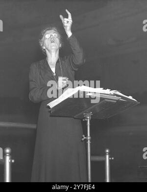 The first woman to conduct the Royal Philharmonic Society's orchestra in its 126 yr history. Nadia Boulanger at the Queens Hall. 3 November 1937 Stock Photo