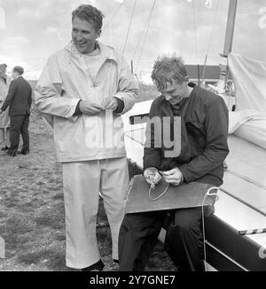 GERRY AND DAVE HUBBARD YACHTSMAN IN THORPE BAY /  ;  8 OCTOBER 1964 Stock Photo