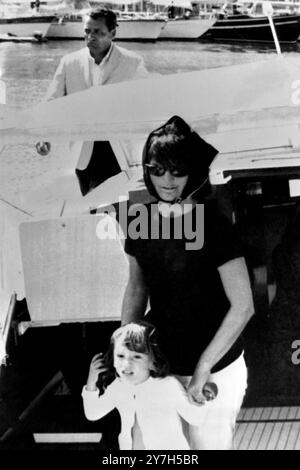 JACQUELINE JACKIE KENNEDY TOURS ITALY  /  ;  12 AUGUST 1964 Stock Photo