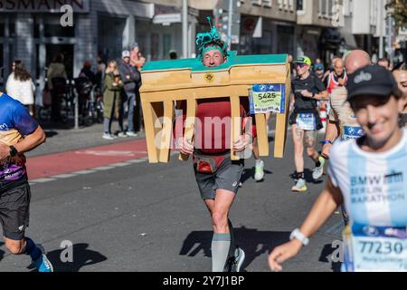 Berlin, Germany. 29th Sep, 2024. Thorsten Stohldreier of Germany is seen wearing a costume of the Brandenburg Gate at the BMW-Berlin Marathon in Berlin. Credit: SOPA Images Limited/Alamy Live News Stock Photo