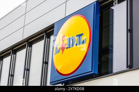 Pfungen, Switzerland, 25th Aug 2024: Logo of the discounter Lidl. (Photo by Jonas Philippe/dieBildmanufaktur) Stock Photo