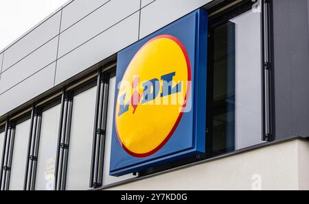 Pfungen, Switzerland, 25th Aug 2024: Logo of the discounter Lidl. (Photo by Jonas Philippe/dieBildmanufaktur) Stock Photo