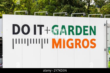 Pfungen, Switzerland, 25th Aug 2024: Logo of Migros and their garden center 'Do it Garden'.(Photo by Jonas Philippe/dieBildmanufaktur) Stock Photo