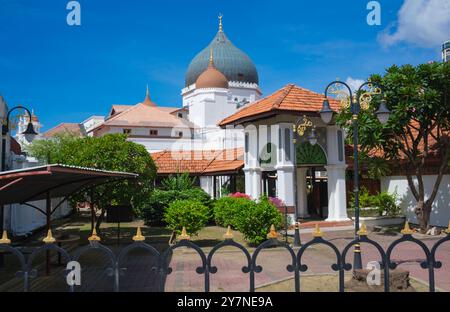 Malaysia: Kapitan Keling Mosque, Georgetown, Pulau Penang (Penang Island) was founded around 1800 by Caudeer Mohudeen, the leader of Penang’s Indian Muslim community.  Masjid Kapitan Keling is the oldest and best-known historic mosque in Penang. Caudeer Mohudeen bore the title Kapitan Kling or ‘Captain of the Klings’. Keling was a term employed at that time to describe Tamil Muslims, also known as Chulia, who formed the bulk of the Indian Muslim community. Caudeer Mohudeen died in 1834, and his tomb still survives at nearby Kampung Kolam. Stock Photo