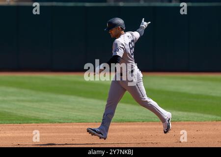 New York Yankees Outfielder Jasson Domínguez (89)  celebrates after hitting a home run during MLB regular season game between the New York Yankees and Stock Photo