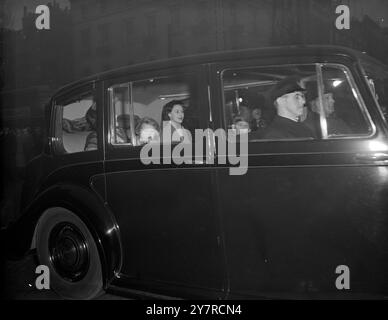 QUEEN MOTHER PRINCESS MARGARET PRINCE CHARLES AND PRINCESS ANNE BACK IN LONDON 9.2.54. The Queen Mother, Princess Margaret, Prince Charles and Princess Anne returned to London today from Sandringham, where they have been spending their Christmas holidays. INP photo shows - Princess Margaret, Princess Anne, and Prince Charles, seen in the car as they left Liverpool Street Station for Clarence House. Picture by Stuart Heydinger MB/359/ Spec./74432 International News photos. Stock Photo