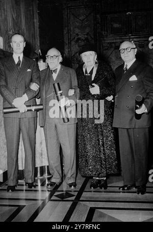 Zurich University honours neurologists 8.12.53. Three leading European neurologists were honoured with the title Dr. honoris causa in Zurich during memorial celebrations in honour of the late Professor Dr. Constantin von Monakow. INP photo shows the three scientists who were honoured, left to right: Dr. Macdonald Critchley, England, Dean of the National Hospital for Diseases of the Nervous System; Professor Dr. Oskar Vogt, Neustadt, Germany, former Director of the Brain Research Institute at Berlin-Buch; Mrs. Cecil Vogt; Professor Dr. Jean Lhermitte, Paris, France, former Director of the Hospi Stock Photo