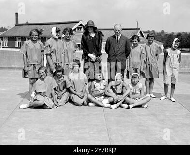 Founder's Day at Alton.Sir Rowland and Lady Blades and some of the young patients. 1927 Stock Photo