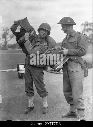 WW2 American GIs in Combat (Reenactors Stock Photo - Alamy