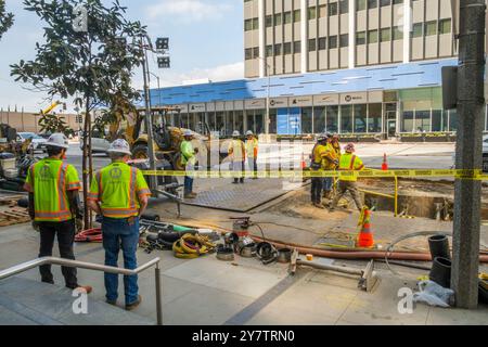 Construction workers, Metro project, Wilshire Boulevard, Westwood, Los Angeles, California, United States of America Stock Photo