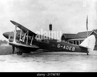 Dh86 De Havilland DH86 Dragon Express nose Stock Photo - Alamy