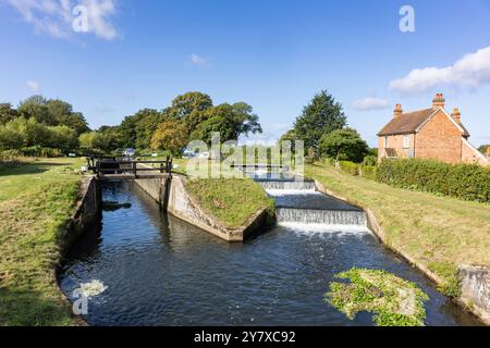 View of historic 17th century Papercourt lock and overspill weir located close to Ripley and Pyrford near to Guildford in Surrey Stock Photo