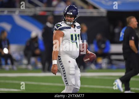 DETROIT, MI - SEPTEMBER 30: Seattle Seahawks LS Chris Stoll (41) practices before the game between Seattle Seahawks and Detroit Lions on September 30, 2024 at Ford Field in Detroit, MI (Photo by Allan Dranberg/CSM) Stock Photo