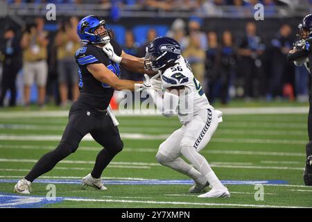 DETROIT, MI - SEPTEMBER 30: Detroit Lions QB Hendon Hooker (2) warms up before the game between Seattle Seahawks and Detroit Lions on September 30, 2024 at Ford Field in Detroit, MI (Photo by Allan Dranberg/CSM) Stock Photo