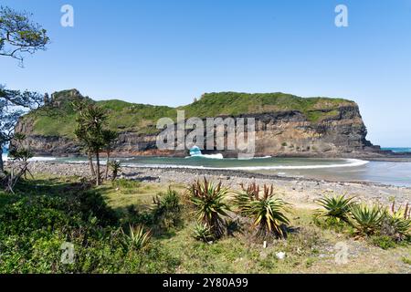 The Hole in the Wall, an extraordinary natural arch on the Indian Ocean, in the Eastern Cape, on the Wild Coast, South Africa Stock Photo