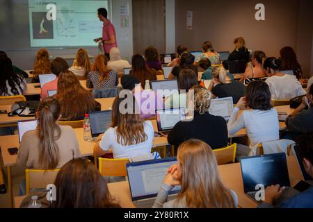 Lyon, Bron (central-eastern France), Lumière University Lyon 2, 'Porte des Alpes' campus: lesson in a classroom with a group of Psychology undergradua Stock Photo